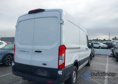 2020 Ford Transit-250 Cargo Van z USA, uszkodzony, nr VIN 1FTBR1C83LKB46438